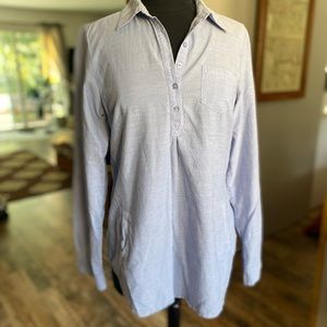 Half button up with pockets!